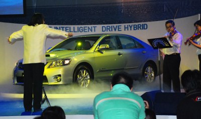 TYT_camry_hybrid_w400_2.jpg