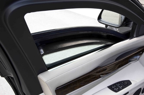 bmw_new_Armored_7Series_Beemer_w500_6.jpg