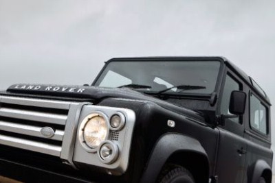 dp_lr_defender_svx_25_hr_fb10__400_x_267_.jpg