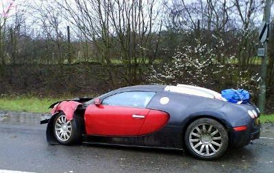 7Bugatti_Veyron_wreck_w400.jpg