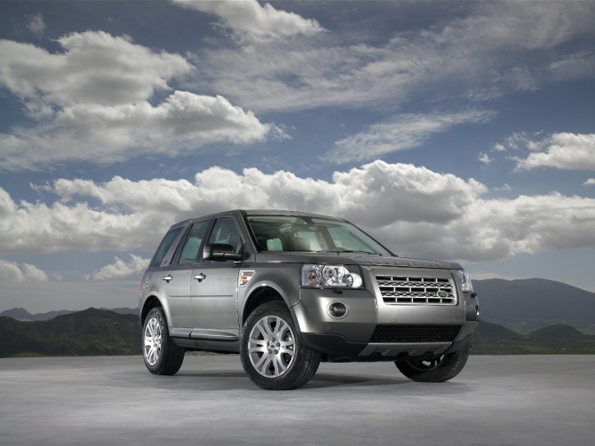 FREELANDER_2_01_HR_w670.jpg