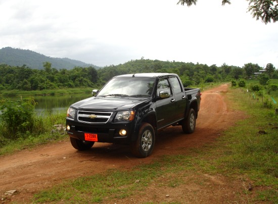 New_Chev_Colo_2.5L_2WD_w550_3.jpg