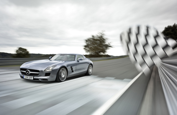 MB_SLS_AMG_3_w600.jpg